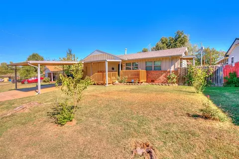 2028 Anthony Cir, Midwest City, OK 73110