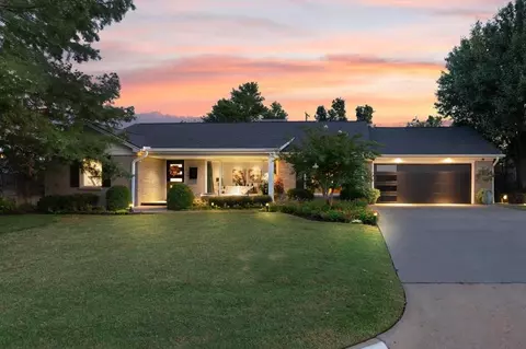 1212 Mulberry Ln, Nichols Hills, OK 73116