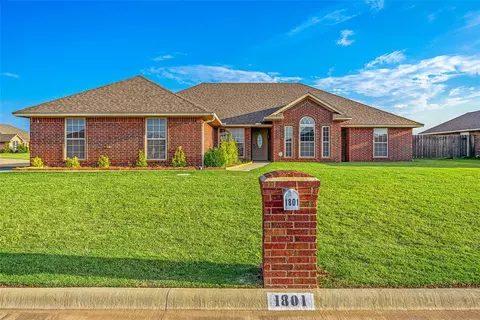 1801 Javelina Dr, Altus, OK 73521
