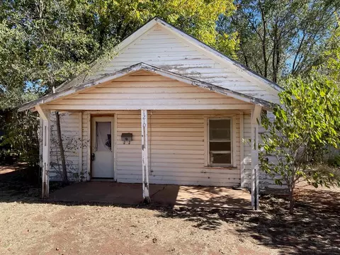 1210 N Broadway St, Sayre, OK 73662
