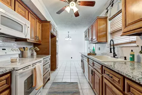 308 E Carson Ln, Mustang, OK 73064 photo 15