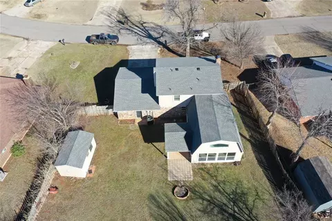 308 E Carson Ln, Mustang, OK 73064 photo 40