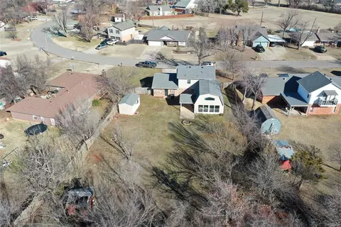 308 E Carson Ln, Mustang, OK 73064 photo 39