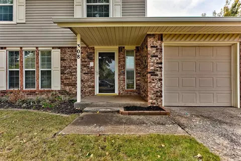 308 E Carson Ln, Mustang, OK 73064 photo 4