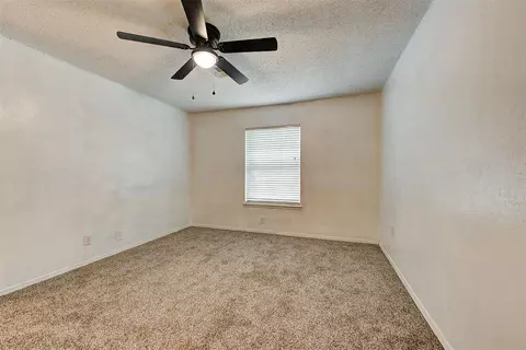 308 E Carson Ln, Mustang, OK 73064 photo 25