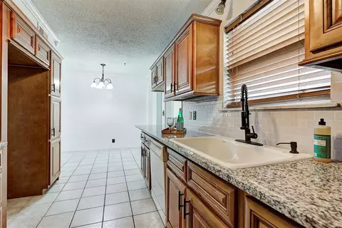 308 E Carson Ln, Mustang, OK 73064 photo 16