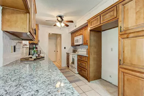 308 E Carson Ln, Mustang, OK 73064 photo 12