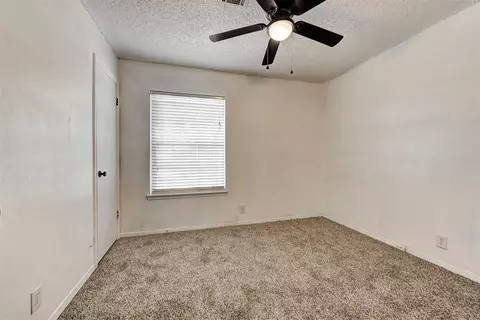 308 E Carson Ln, Mustang, OK 73064 photo 33