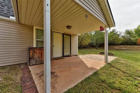308 E Carson Ln, Mustang, OK 73064 photo 36