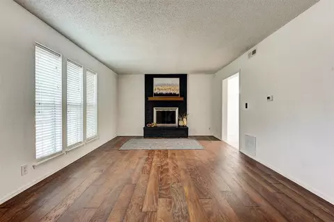 308 E Carson Ln, Mustang, OK 73064 photo 6