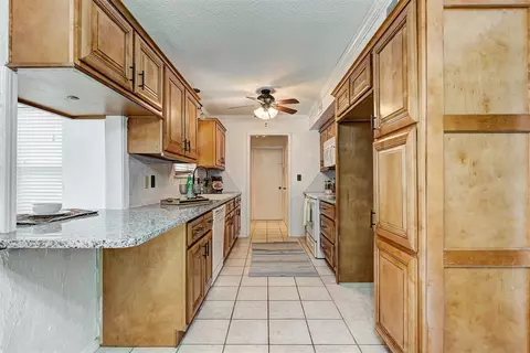 308 E Carson Ln, Mustang, OK 73064 photo 11
