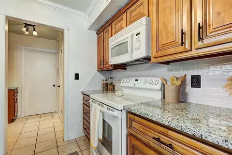 308 E Carson Ln, Mustang, OK 73064 photo 14