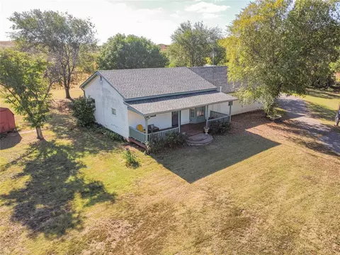 21434 E 1020 Rd, Foss, OK 73647 photo 2