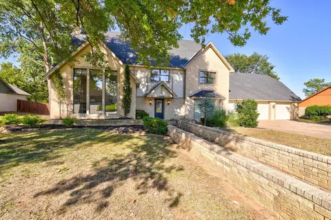 2306 Robinwood Pl, Shawnee, OK 74801