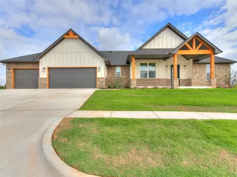 2240 W Cole Dr, Mustang, OK 73064