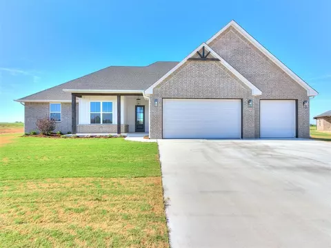 2238 W Cole Dr, Mustang, OK 73064