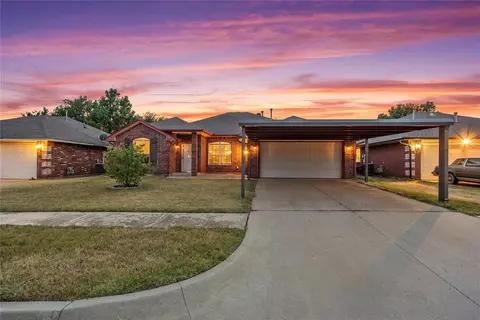 2317 Fruitful Dr, Midwest City, OK 73130