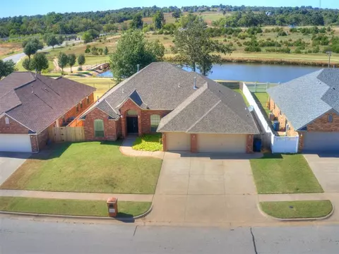 3833 Pachem Ave, Harrah, OK 73045 photo 2