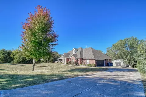 770 Magnolia Ln, Tuttle, OK 73089