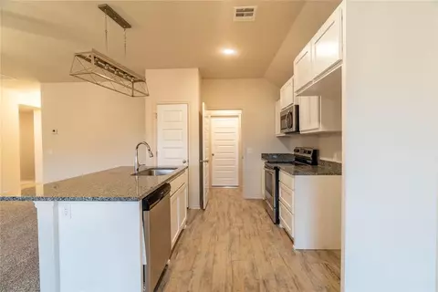1918 Eli Ave, Tuttle, OK 73089 photo 8