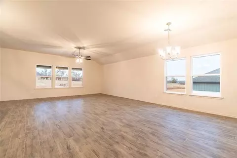 1920 Eli Ave, Tuttle, OK 73089 photo 2