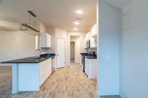 1922 Eli Ave, Tuttle, OK 73089 photo 6