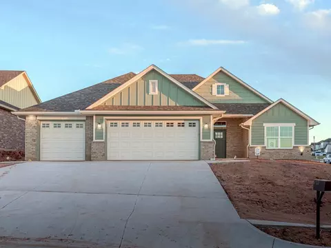 6133 Kinnick Dr, Edmond, OK 73034
