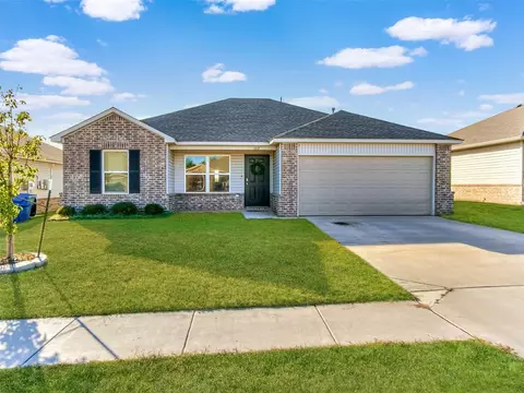 1112 Limestone Dr, Noble, OK 73068