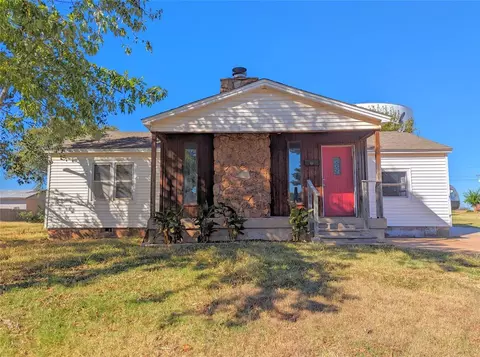 408 S 17th Sts, Clinton, OK 73601
