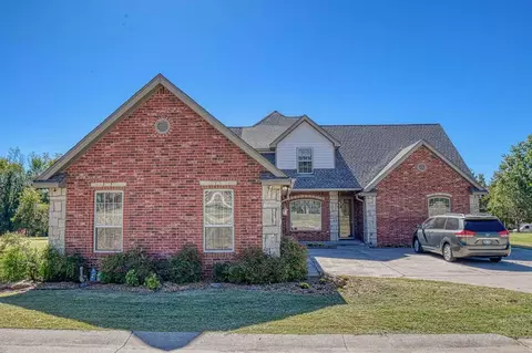 4750 Highland Lake Dr, Norman, OK 73026
