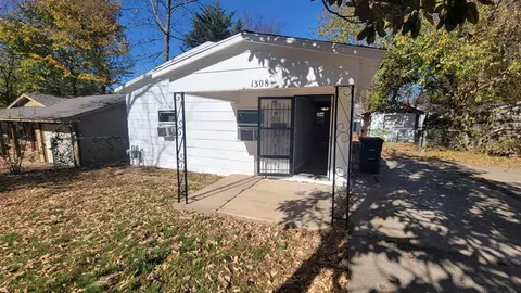 1308 E Wallace St, Shawnee, OK 74801