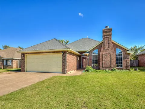 322 Pinehurst Dr, Oklahoma City, OK 73130
