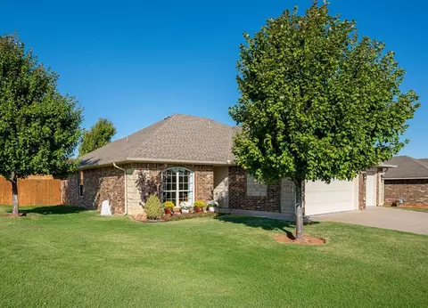 701 Dusty Trl, Yukon, OK 73099