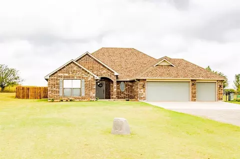 3905 Lonetree Dr, Edmond, OK 73025
