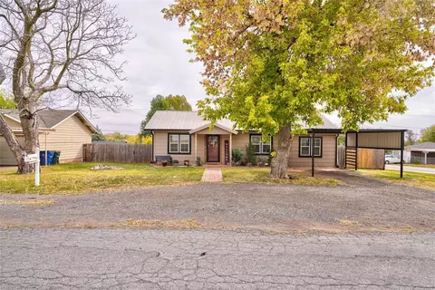 702 N Van Buren Ave, Blanchard, OK 73010