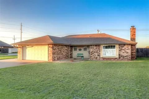 1206 Curran Ave, Kingfisher, OK 73750