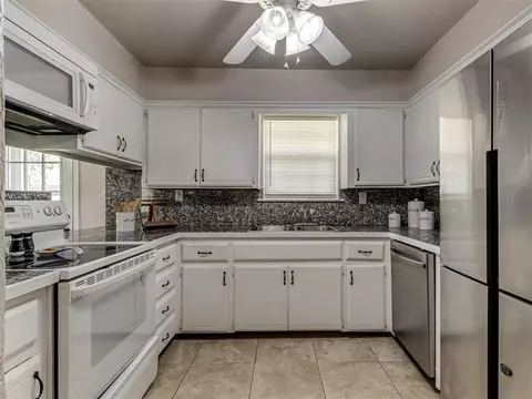 243 W Maple Branch Way, Mustang, OK 73064
