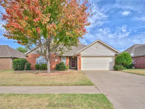 10409 NW 45th St, Yukon, OK 73099