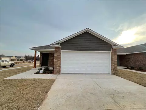11604 SW 12th St, Yukon, OK 73099