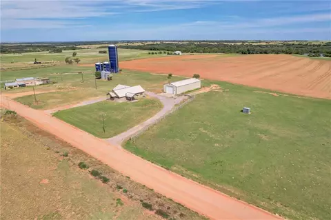 17161 E 1055 Rd, Sweetwater, OK 73666