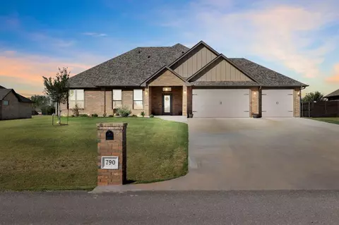 790 Ole Rock Creek Rd, Tuttle, OK 73089