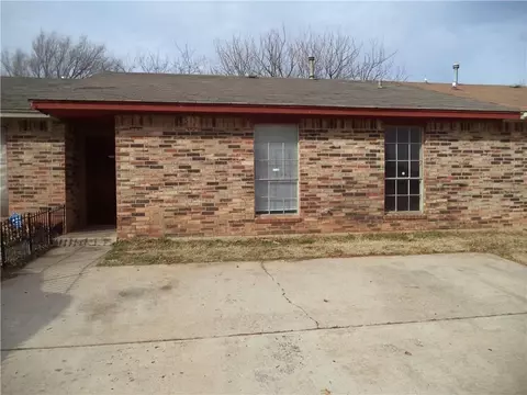 303 N Oaks Ave, Midwest City, OK 73110