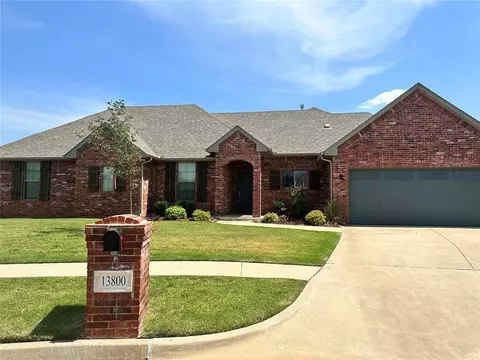 13800 Hutchinson Pl, Yukon, OK 73099