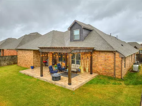 912 Ryan Rd, Moore, OK 73160 photo 4