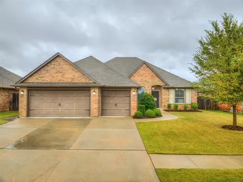 912 Ryan Rd, Moore, OK 73160 photo 2