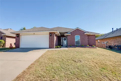 2352 Apple Way, Midwest City, OK 73130