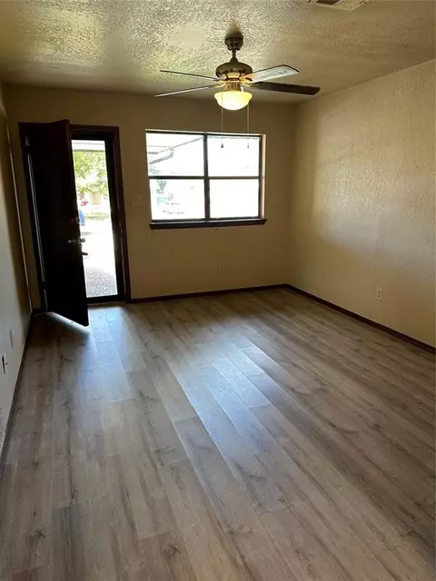 329 Robbin Cir, Noble, OK 73068 photo 6