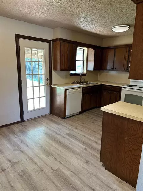 329 Robbin Cir, Noble, OK 73068 photo 8