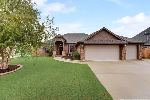 312 Clementine Rd, Yukon, OK 73099