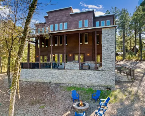 230 Sugar Pine Loop, Broken Bow, OK 74728